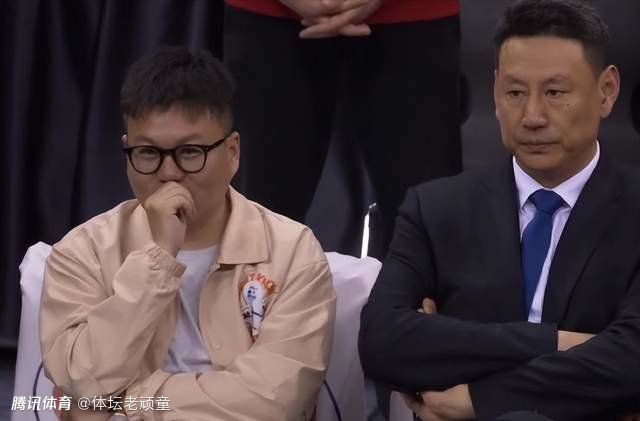 我不知道这些（汉密尔顿曾在场边做球童），6年前？哇，是的。